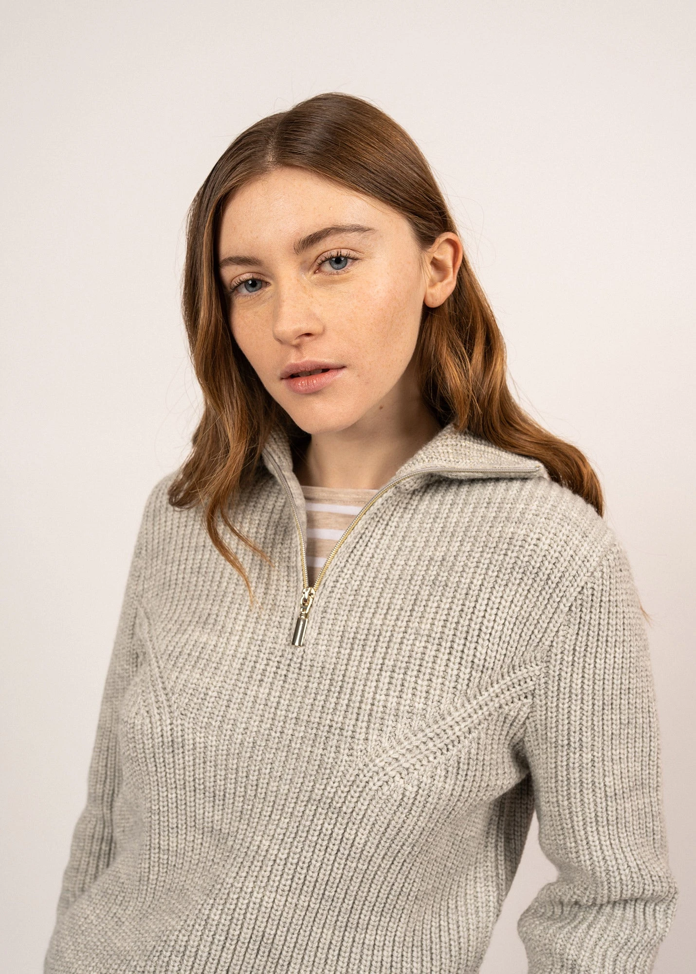 SAINT JAMES Pull Col Camioneur Foggia - à Détails Lurex, En Laine (GRIS CLAIR/CHAMPAGNE) 6 SAINT JAMES Pull Col Camioneur Foggia - à Détails Lurex, En Laine (GRIS CLAIR/CHAMPAGNE) - Image 4