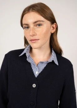 SAINT JAMES Gilet à Coudières Cœur Valloire - En Laine, à Col V (NAVY/TULIPE) -Chic Marin Soldes 1802 DA NAVY TULIPE E Shop BD 04