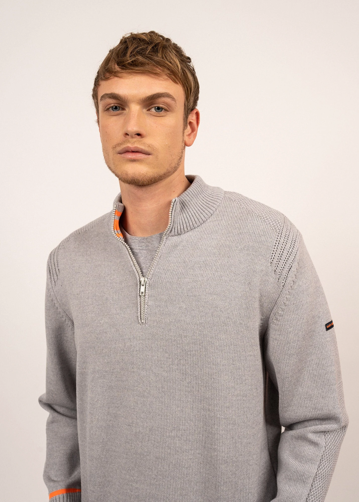 SAINT JAMES Pull à Col Montant Pamiers - En Jersey De Laine (PERLE CHINE/ORANGE FLUO) 6 SAINT JAMES Pull à Col Montant Pamiers - En Jersey De Laine (PERLE CHINE/ORANGE FLUO) - Image 4