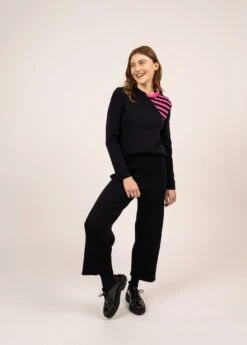 Pull Marin à Rayures Placées Iris - SAINT JAMES X Isabelle Ballu (NAVY/ROSE FLUO) 9 Pull Marin à Rayures Placées Iris - SAINT JAMES X Isabelle Ballu (NAVY/ROSE FLUO) -Chic Marin Soldes 1976 NAVY ROSE FLUO 03