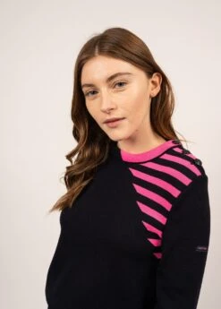 Pull Marin à Rayures Placées Iris - SAINT JAMES X Isabelle Ballu (NAVY/ROSE FLUO) 10 Pull Marin à Rayures Placées Iris - SAINT JAMES X Isabelle Ballu (NAVY/ROSE FLUO) -Chic Marin Soldes 1976 NAVY ROSE FLUO 04